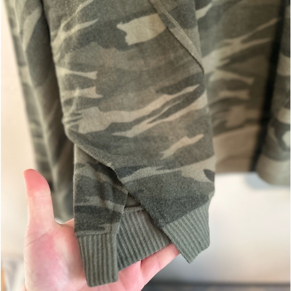 NORDSTROM Raglan Batwing Sleeve Pullover GREEN CAMO SZ MEDIUM & LARGE NEW! - Picture 9 of 16